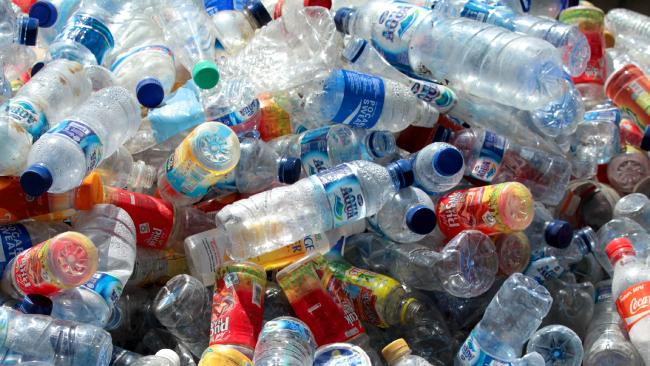 ZAT BERBAHAYA YANG TERKANDUNG DALAM PLASTIK DAN DAMPAKNYA